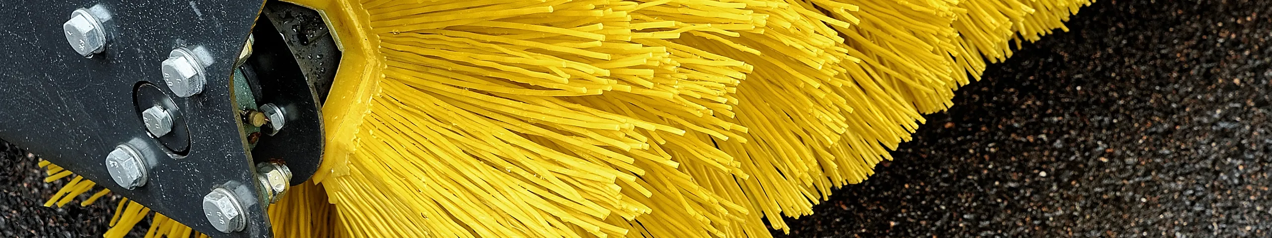 Absaugung von Staub und Borstenresten bei der Bürstenherstellung